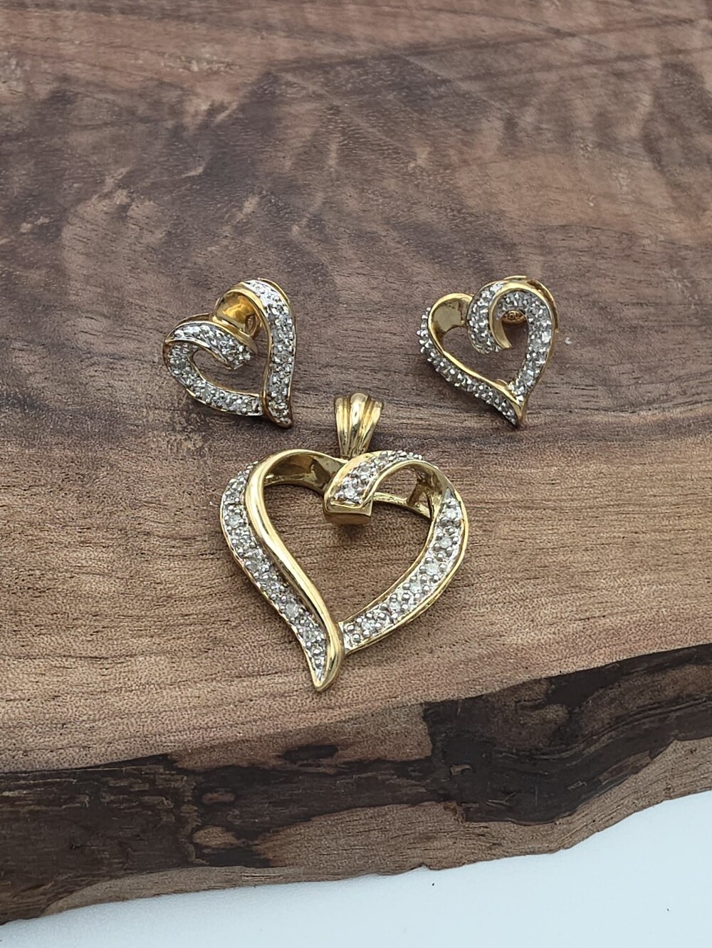 Vintage y2k 10k Solid Gold Diamond Heart Pendant & Matching Earrings Set